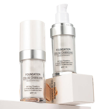 Farbwechselnde Foundation für reife Haut