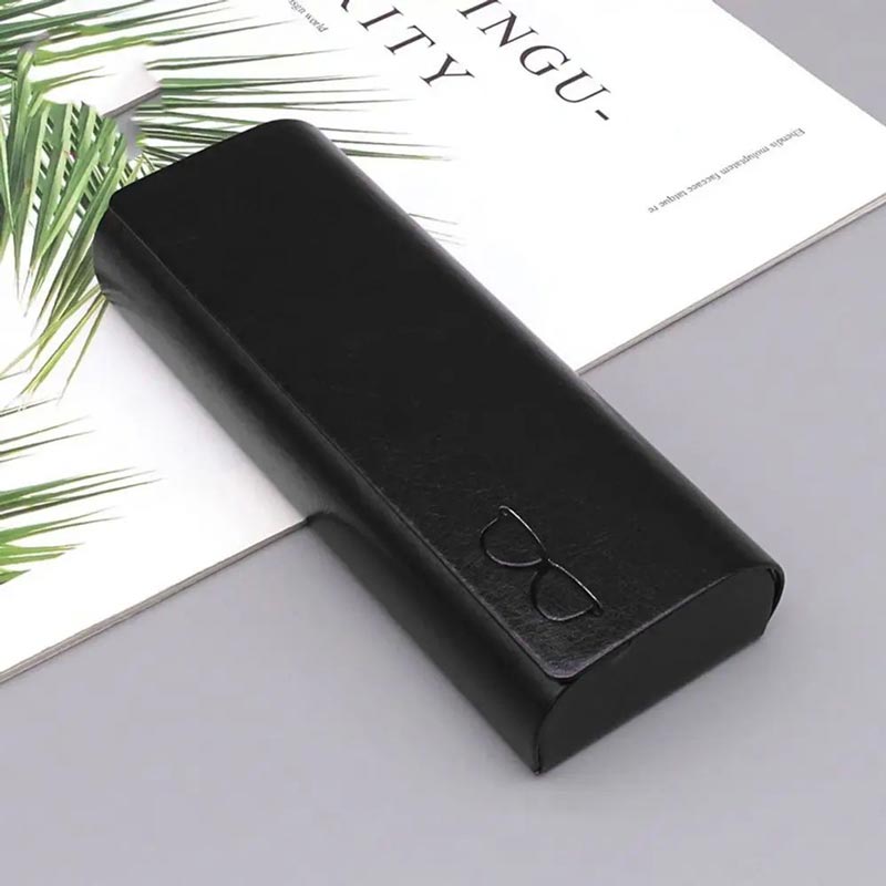Minimalistisches Brillenetui aus Hartleder