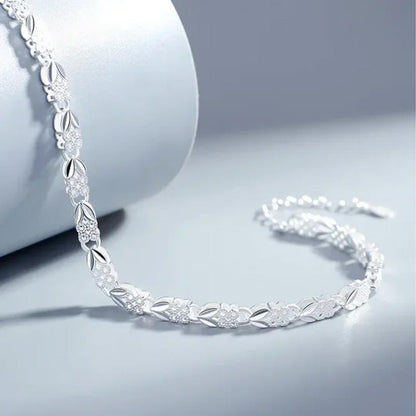 Elegantes funkelndes Glücksklee-Armband