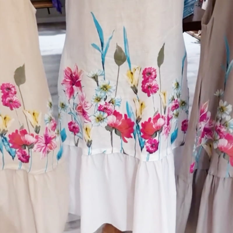 Lockeres, ärmelloses Kleid mit Rundhalsausschnitt und Blumenmuster